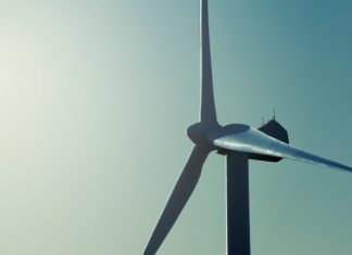 Eolienne domestique : zoom sur les aides financières octroyées aux particuliers et entreprises en 2021 Eolienne domestique ciel