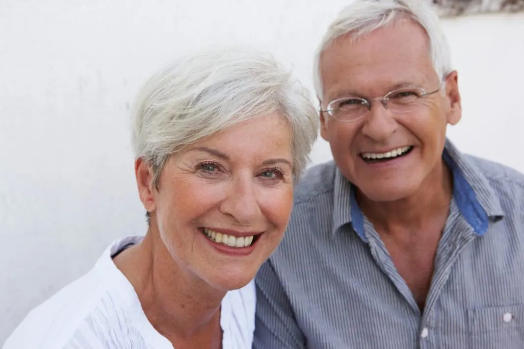 Couple profitant du rachat de crédit